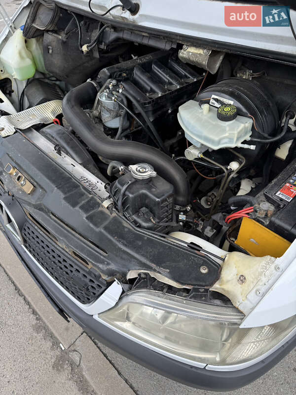 Вантажний фургон Mercedes-Benz Sprinter 2005 в Рівному