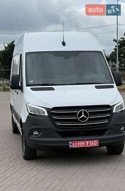 Грузовой фургон Mercedes-Benz Sprinter 2021 в 