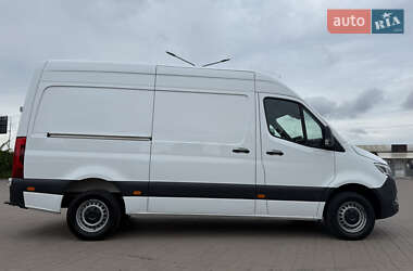 Грузовой фургон Mercedes-Benz Sprinter 2021 в 