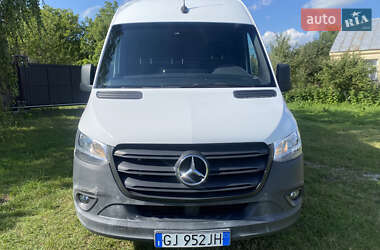Грузовой фургон Mercedes-Benz Sprinter 2022 в 