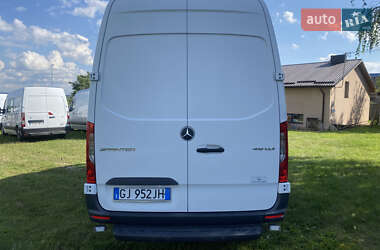 Грузовой фургон Mercedes-Benz Sprinter 2022 в 
