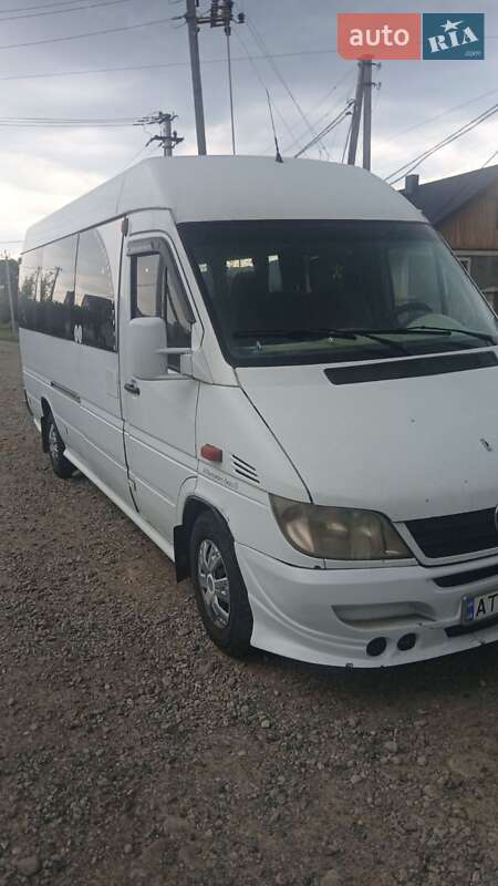 Микроавтобус Mercedes-Benz Sprinter 2002 в Надворной