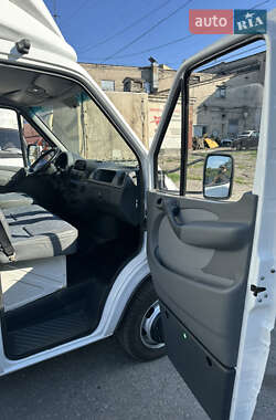 Грузовой фургон Mercedes-Benz Sprinter 2003 в 