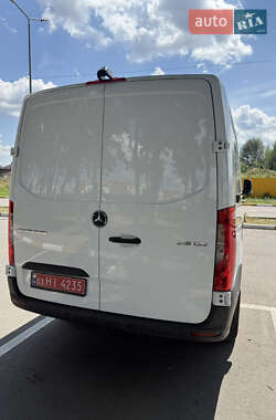 Грузовой фургон Mercedes-Benz Sprinter 2020 в 