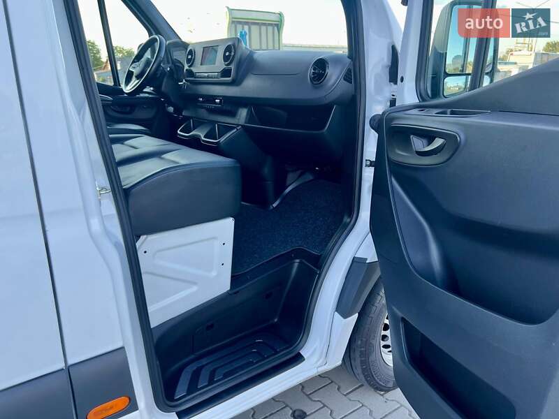 Грузовой фургон Mercedes-Benz Sprinter 2021 в Нововолынске