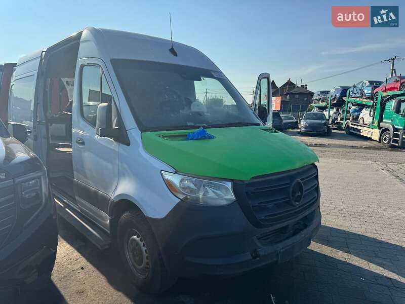Грузовой фургон Mercedes-Benz Sprinter 2021 в 