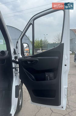 Грузовой фургон Mercedes-Benz Sprinter 2020 в 