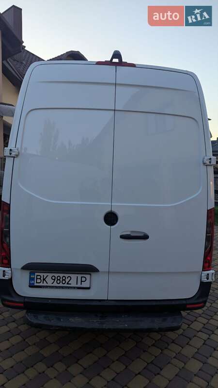 Вантажний фургон Mercedes-Benz Sprinter 2021 в Рівному