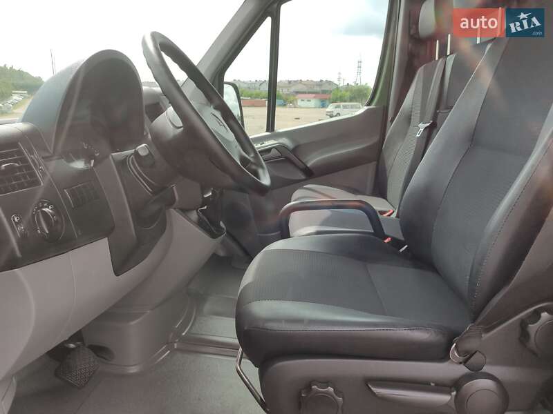 Грузовой фургон Mercedes-Benz Sprinter 2011 в Ровно