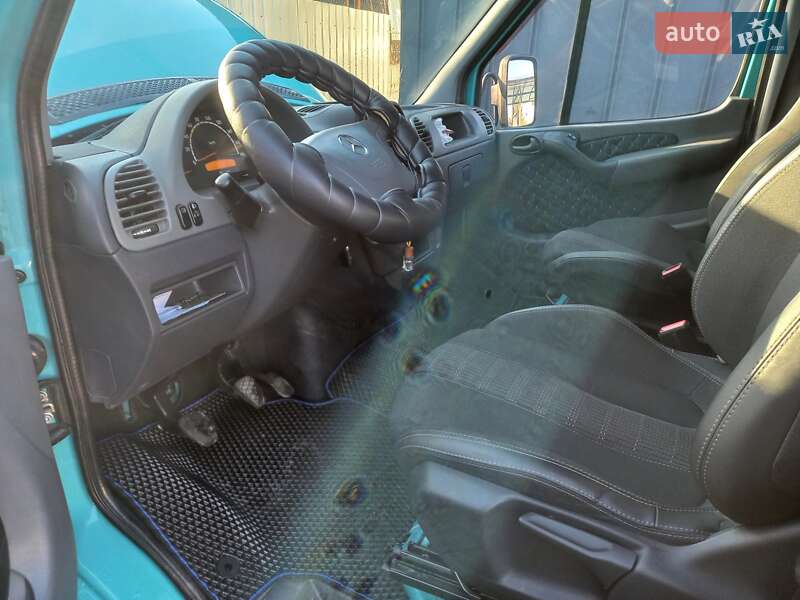 Микроавтобус Mercedes-Benz Sprinter 2003 в  фото Микроавтобус Mercedes-Benz Sprinter 2003 в