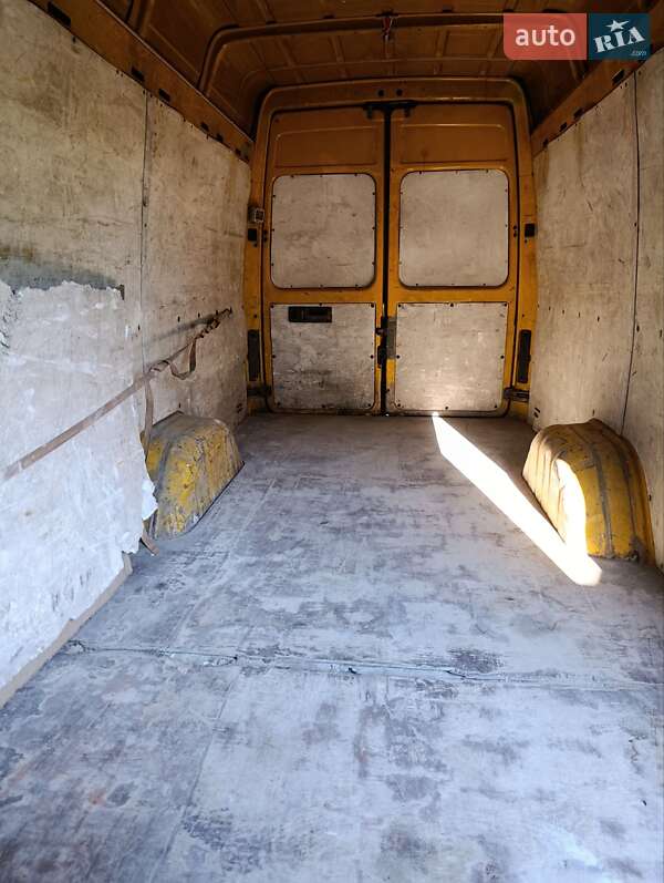 Грузовой фургон Mercedes-Benz Sprinter 2004 в Ирпене