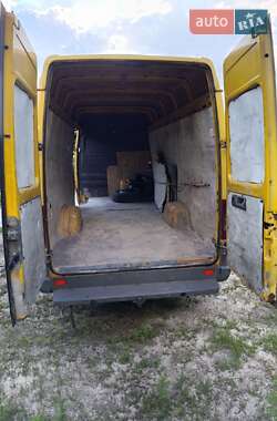 Вантажний фургон Mercedes-Benz Sprinter 2004 в  фото 13 Вантажний фургон Mercedes-Benz Sprinter 2004 в