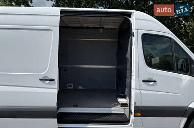 Грузовой фургон Mercedes-Benz Sprinter 2016 в 