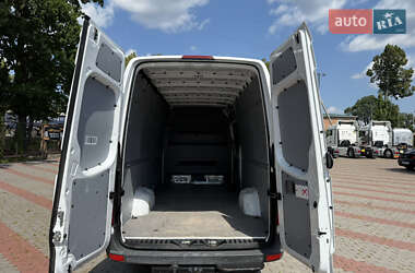 Грузовой фургон Mercedes-Benz Sprinter 2016 в 