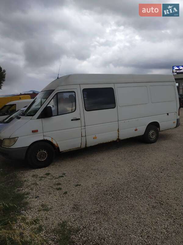 Вантажний фургон Mercedes-Benz Sprinter 2001 в Києві фото 4 Вантажний фургон Mercedes-Benz Sprinter 2001 в Києві