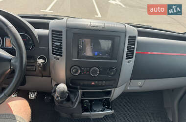 Грузовой фургон Mercedes-Benz Sprinter 2016 в  фото 11 Грузовой фургон Mercedes-Benz Sprinter 2016 в