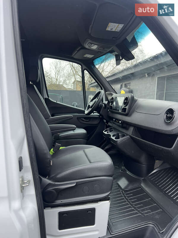 Грузопассажирский фургон Mercedes-Benz Sprinter 2021 в Киеве фото 16 Грузопассажирский фургон Mercedes-Benz Sprinter 2021 в Киеве