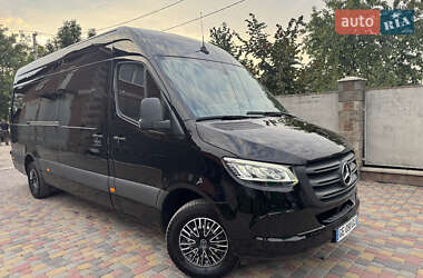Грузовой фургон Mercedes-Benz Sprinter 2022 в 
