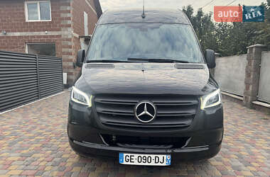 Грузовой фургон Mercedes-Benz Sprinter 2022 в 