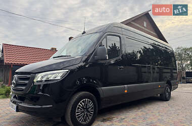 Грузовой фургон Mercedes-Benz Sprinter 2022 в 