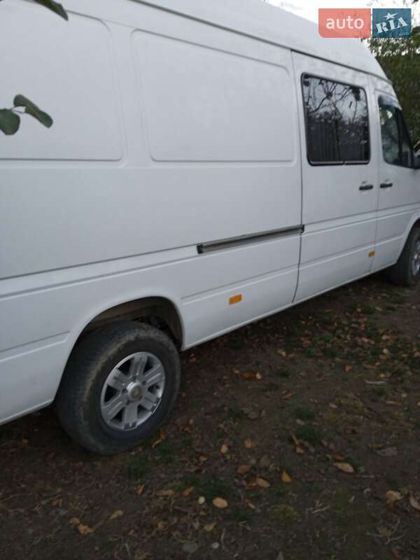 Микроавтобус Mercedes-Benz Sprinter 2006 в Вижнице
