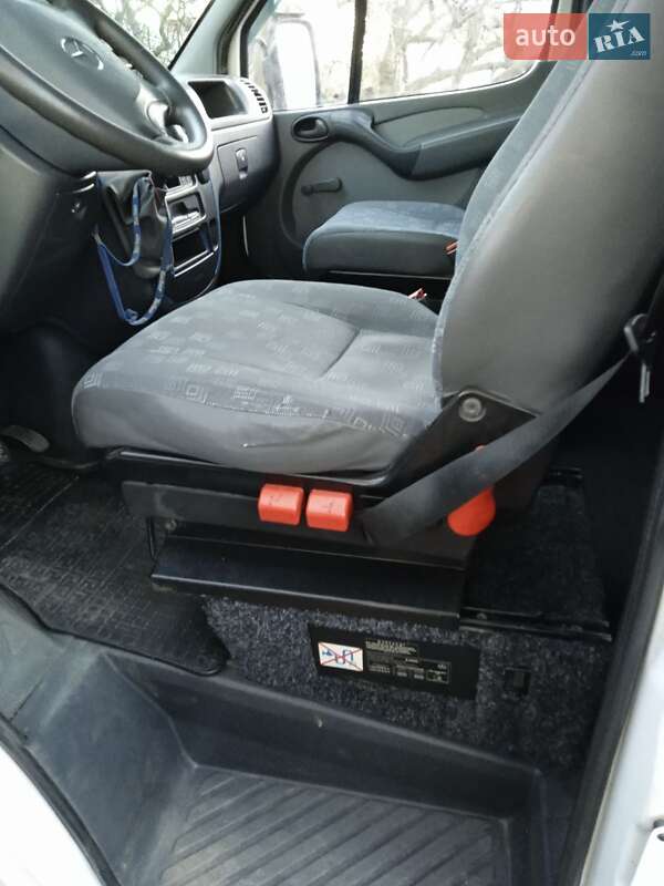 Микроавтобус Mercedes-Benz Sprinter 2006 в Вижнице