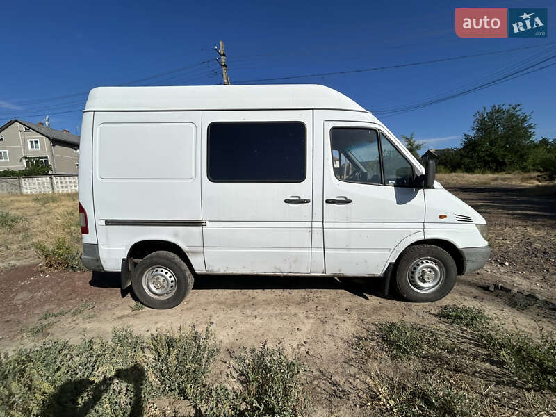Вантажний фургон Mercedes-Benz Sprinter 2002 в Кривому Розі