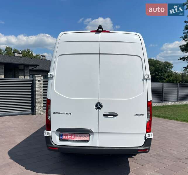 Грузовой фургон Mercedes-Benz Sprinter 2023 в Киеве