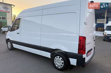 Грузовой фургон Mercedes-Benz Sprinter 2022 в 
