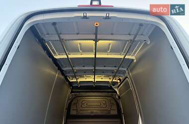 Грузовой фургон Mercedes-Benz Sprinter 2022 в 