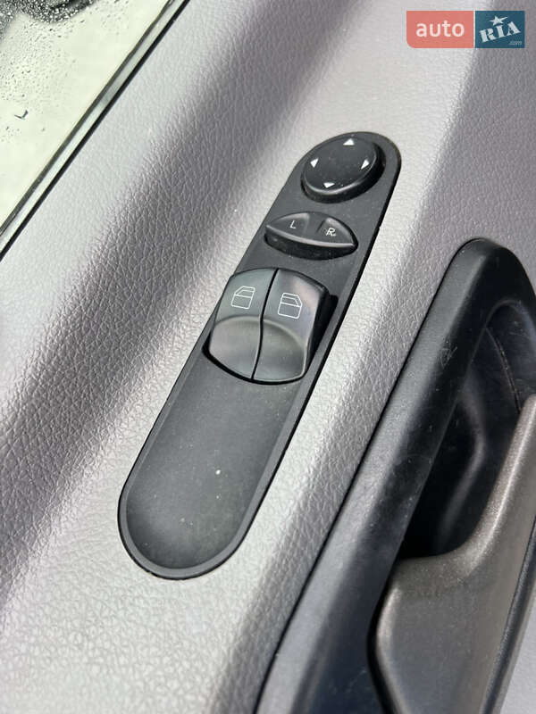 Микроавтобус Mercedes-Benz Sprinter 2016 в Косове