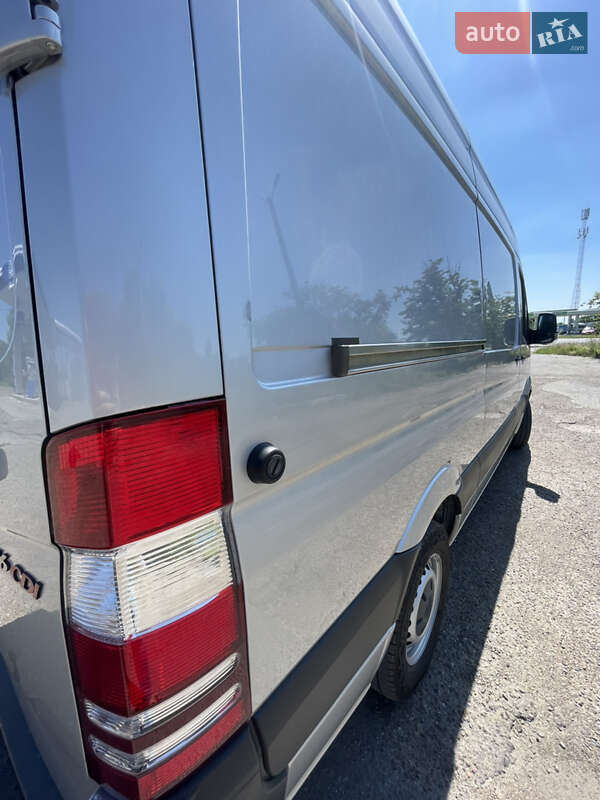 Грузовой фургон Mercedes-Benz Sprinter 2012 в Черновцах