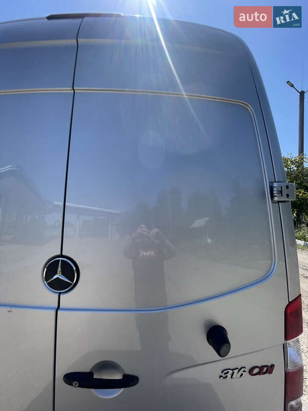 Грузовой фургон Mercedes-Benz Sprinter 2012 в Черновцах