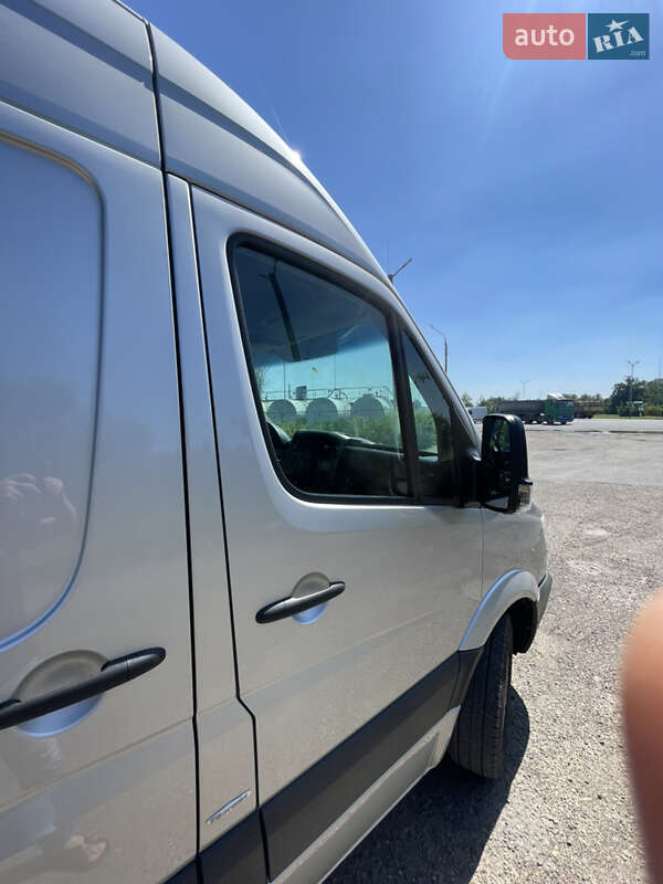 Грузовой фургон Mercedes-Benz Sprinter 2012 в Черновцах