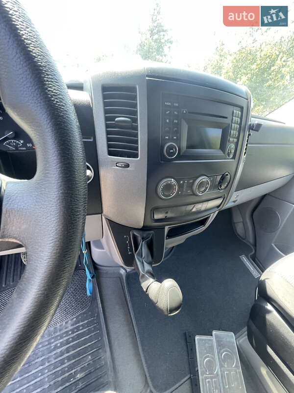 Грузовой фургон Mercedes-Benz Sprinter 2012 в Черновцах