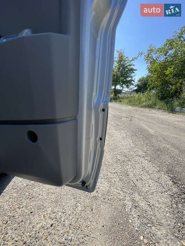 Грузовой фургон Mercedes-Benz Sprinter 2012 в Черновцах