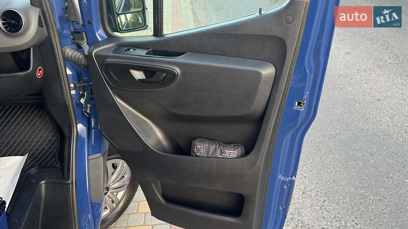 Вантажний фургон Mercedes-Benz Sprinter 2023 в Сваляві