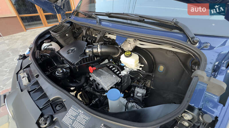 Вантажний фургон Mercedes-Benz Sprinter 2023 в Сваляві