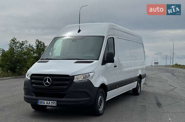 Грузовой фургон Mercedes-Benz Sprinter 2022 в 