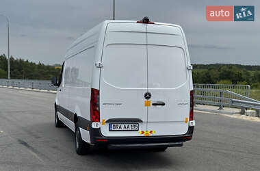 Грузовой фургон Mercedes-Benz Sprinter 2022 в 