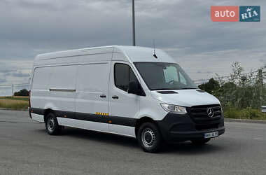 Грузовой фургон Mercedes-Benz Sprinter 2022 в 