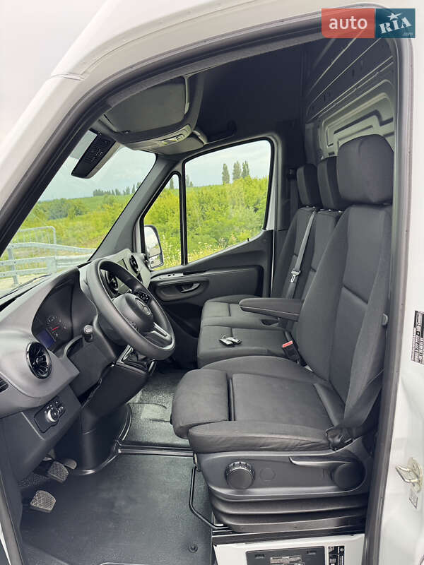 Вантажний фургон Mercedes-Benz Sprinter 2022 в Рівному
