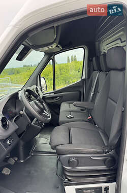 Грузовой фургон Mercedes-Benz Sprinter 2022 в 