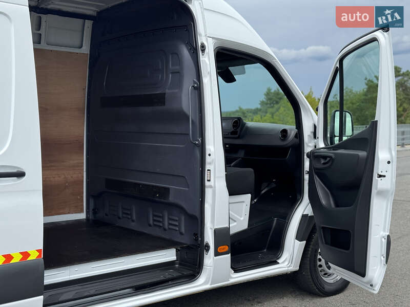 Вантажний фургон Mercedes-Benz Sprinter 2022 в Рівному