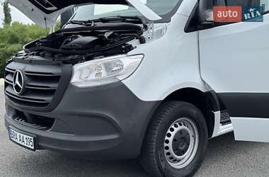 Грузовой фургон Mercedes-Benz Sprinter 2022 в 