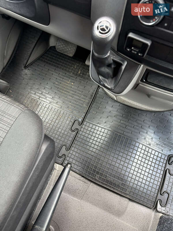 Грузопассажирский фургон Mercedes-Benz Sprinter 2018 в Киеве фото 18 Грузопассажирский фургон Mercedes-Benz Sprinter 2018 в Киеве