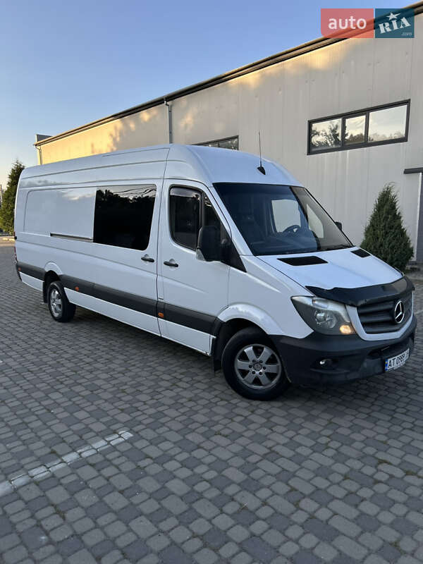 Вантажопасажирський фургон Mercedes-Benz Sprinter 2015 в Івано-Франківську