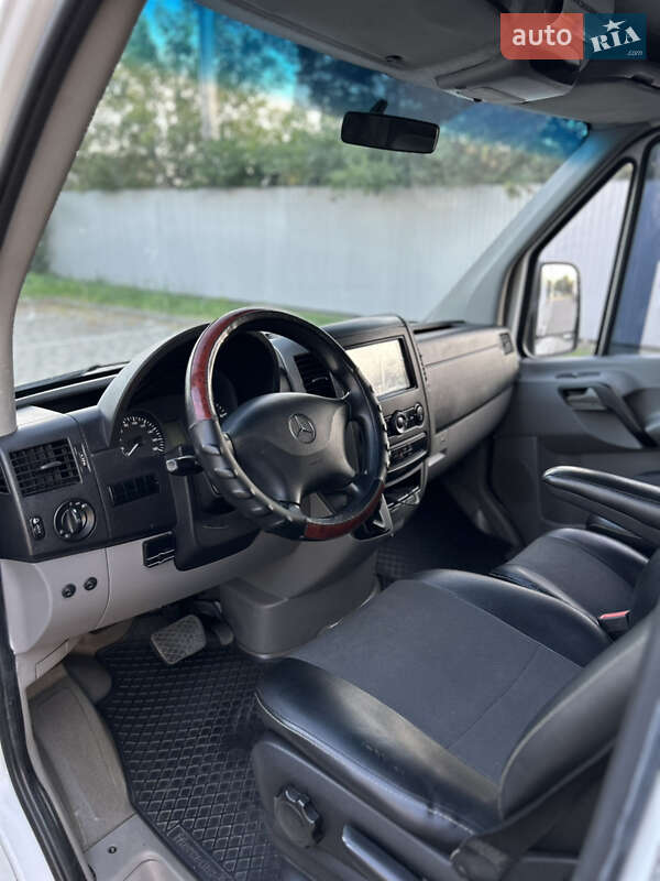 Вантажопасажирський фургон Mercedes-Benz Sprinter 2015 в Івано-Франківську