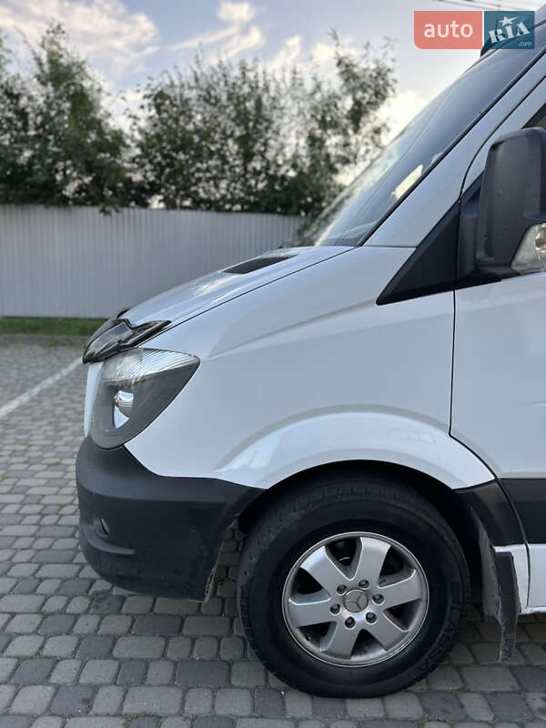 Вантажопасажирський фургон Mercedes-Benz Sprinter 2015 в Івано-Франківську