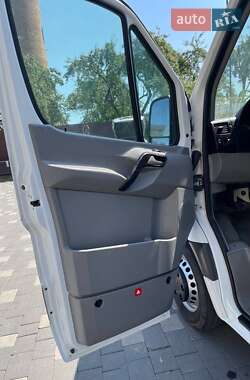 Грузовой фургон Mercedes-Benz Sprinter 2010 в 